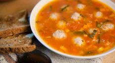 Vegetable soup with meat balls